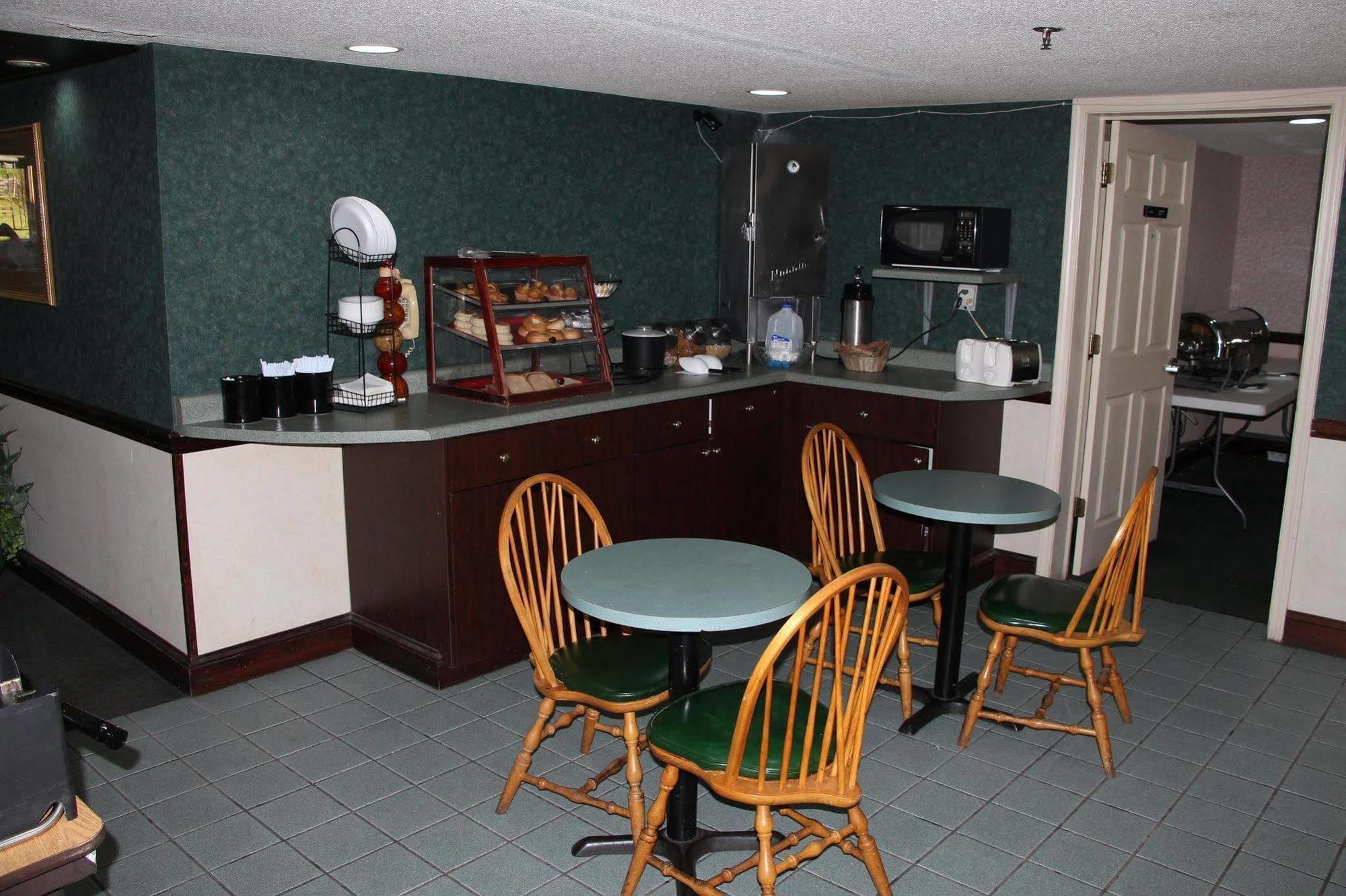 Budgetel Inn And Suites Plus Helen Exterior foto